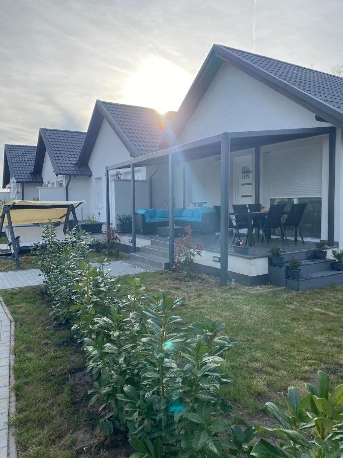 Villa Lipi - Home Away From Home บาลาตอนเซเมช ภายนอก รูปภาพ